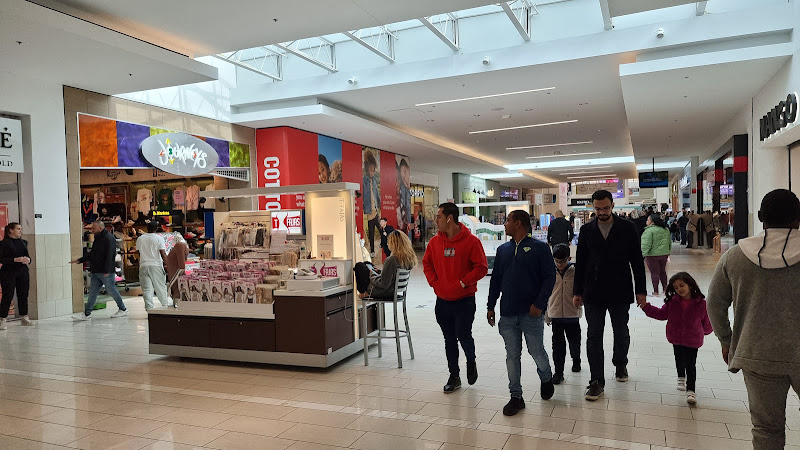 Avenue Shoppes at Florida Mall - Shopping mall in Orlando