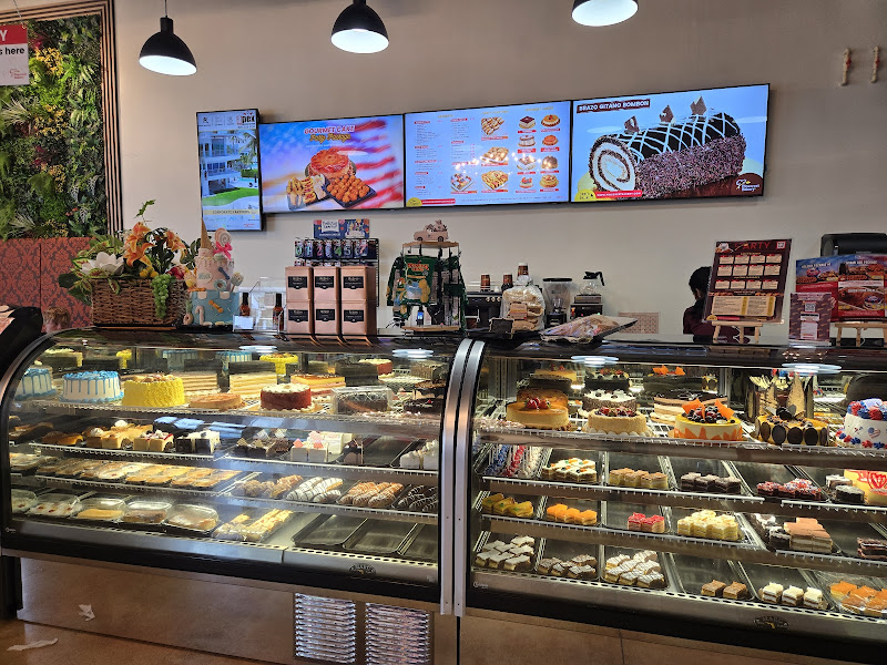 Pinecrest Bakery - Coconut Grove