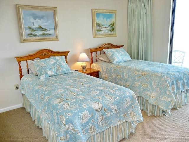 Luxury Beachfront Condos - Vacation home rental agency in Marco Island