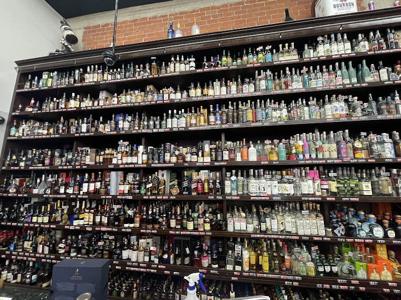 Ramirez Beverage Center - Liquor store in Los Angeles