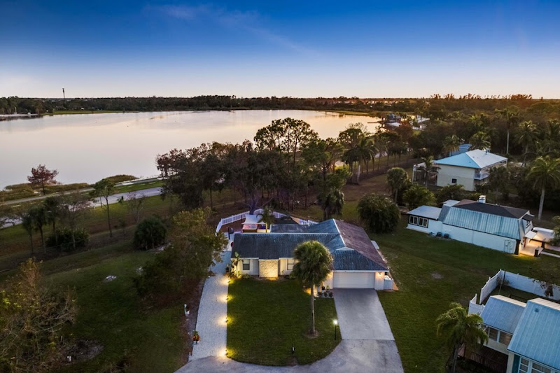 Naples Vacation Rentals and Beach Rentals by Vacasa