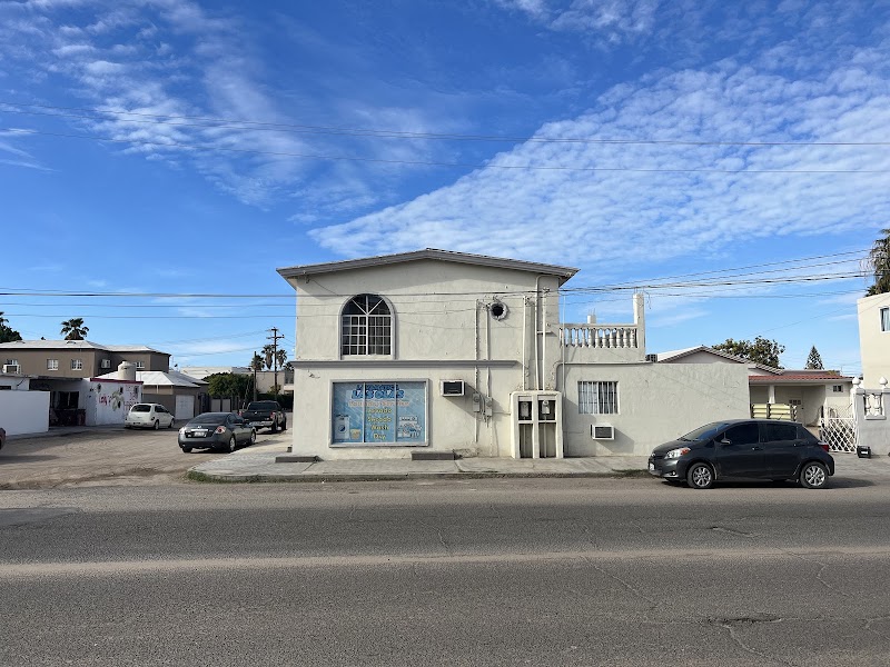 Las Olas Laundromat - Laundromat in C. Magnolias
