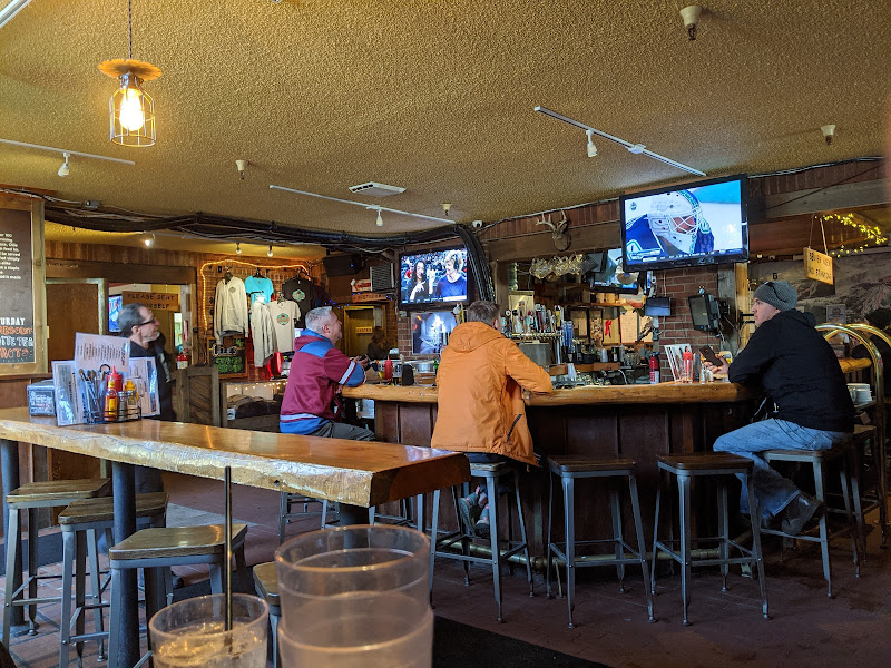 Ollie's Pub & Grub Breck - Sports bar in Breckenridge