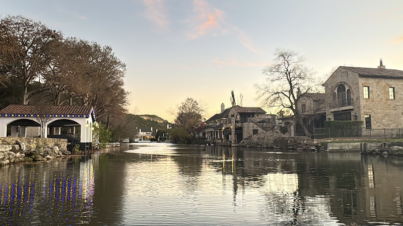 XploreATX - Boat rental service in Austin