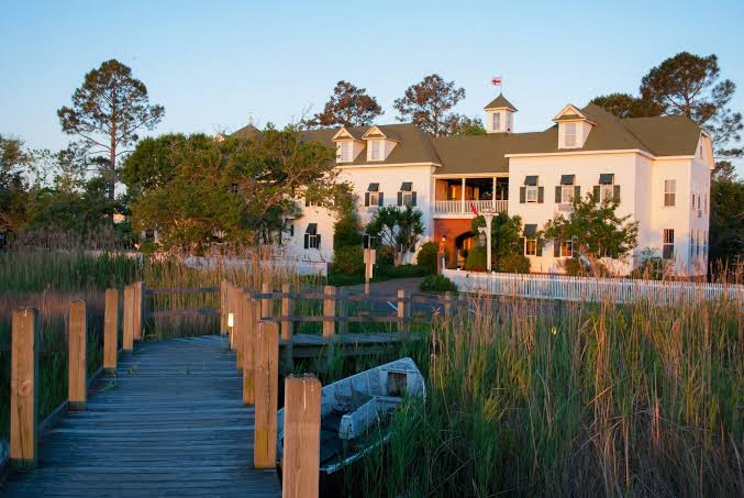 The Roanoke Island Inn - Hotel in Manteo