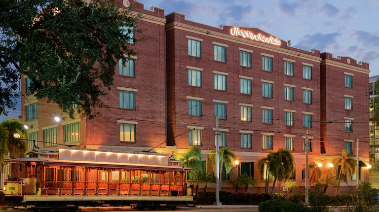 Hampton Inn & Suites Tampa/Ybor City/Downtown - Hotel in Tampa