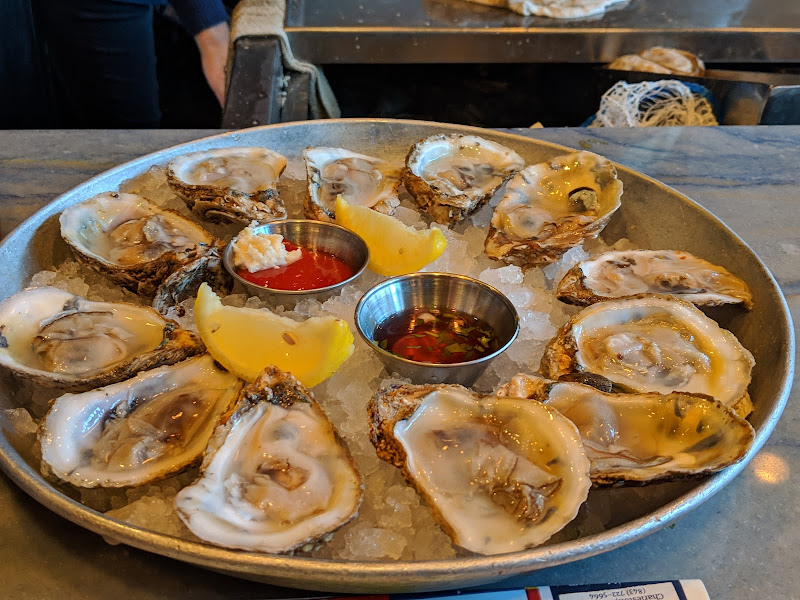 Pearlz Oyster Bar - Seafood restaurant in Charleston