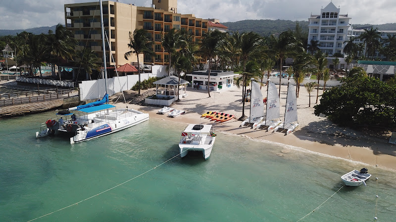 ScubaCaribe - Diving & Water Sports - Water sports equipment rental service in Ocho Rios