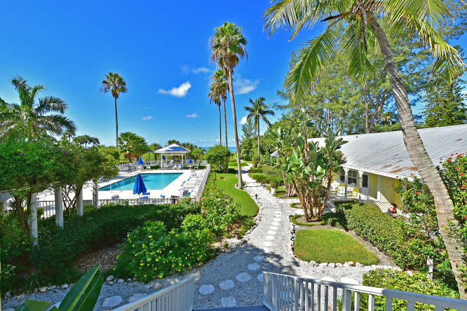Wicker Inn Beach Resort