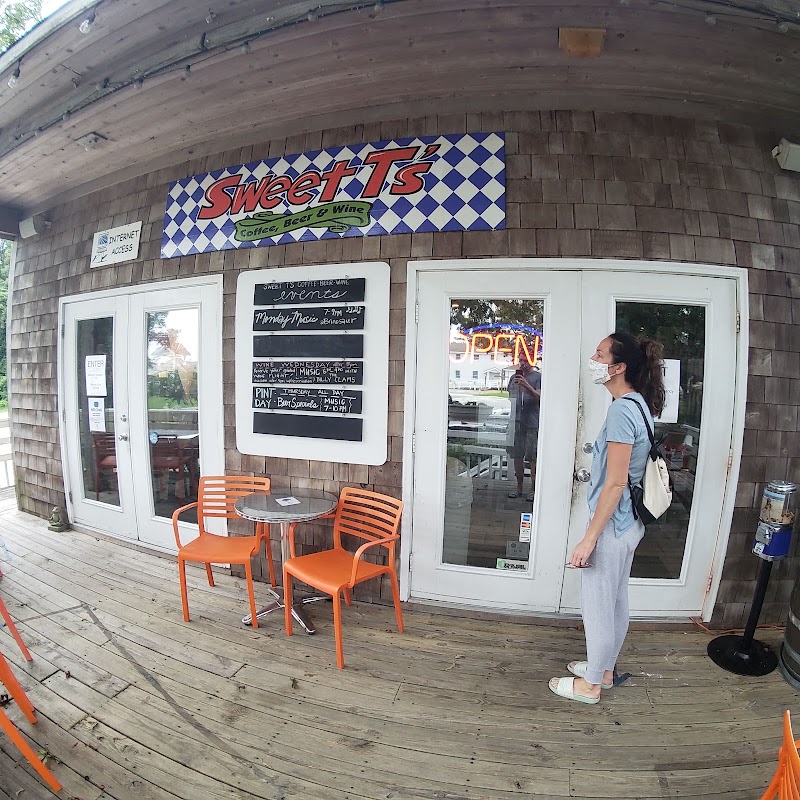 Sweet T's Coffee Beer & Wine - Wine store in Duck