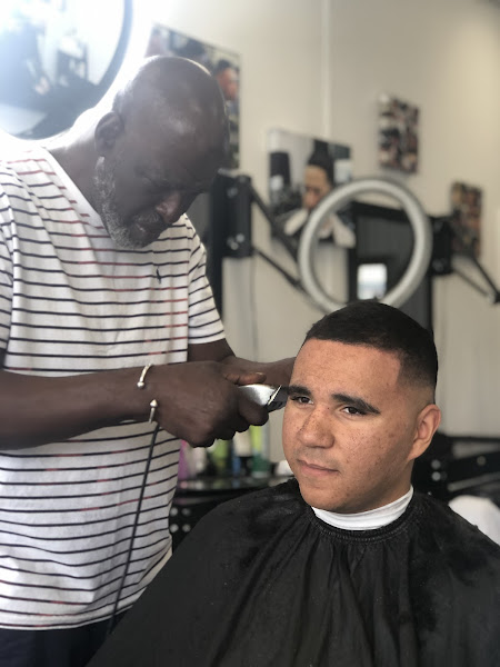 The Gentlemans Barber lounge - Barber shop in Chattanooga