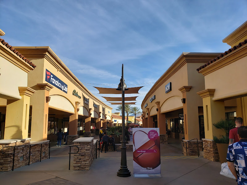 Cabazon Outlets - Shopping mall in Cabazon