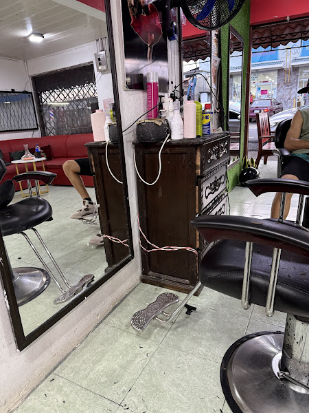 Chechi’s barbershop - Barber shop in La Fortuna
