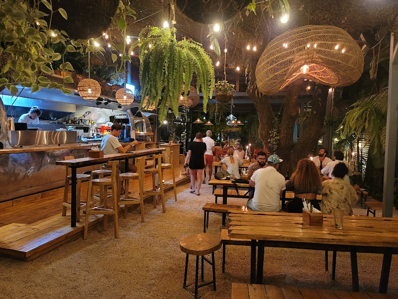 The Somos Restaurant - Restaurant in 25 M AL SUR FRENTE A LORA AMARILLA
