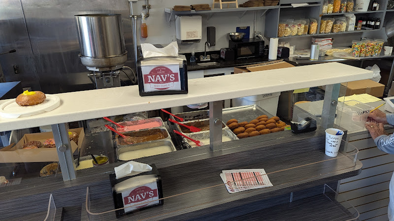 Nav's Popcorn & Donuts - Donut shop in Marco Island