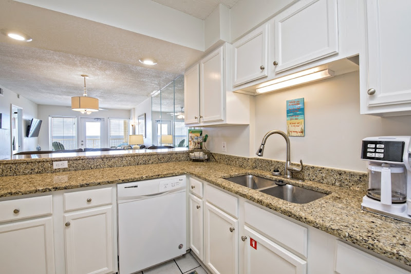 Bayside Services, LLC - House cleaning service in Orange Beach