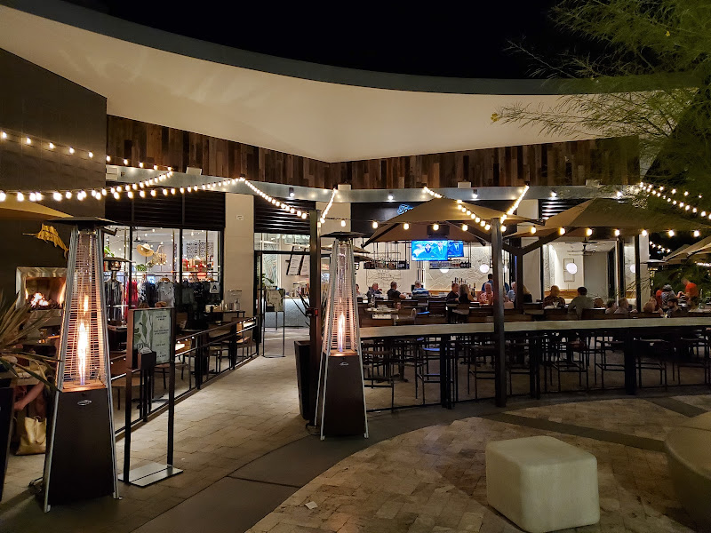Tommy Bahama Marlin Bar - Seafood restaurant in Palm Springs