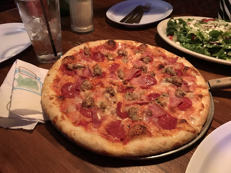 Al Capone's Seafood and Pizzeria - Pizza restaurant in Av. Sinaloa 61A