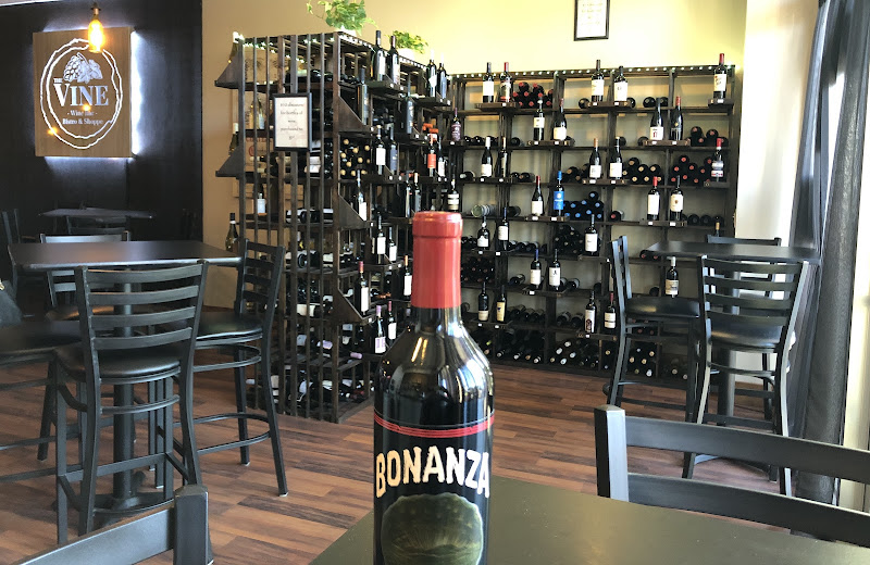 The Vine Wine Bar, Bistro & Shoppe - Wine bar in Navarre