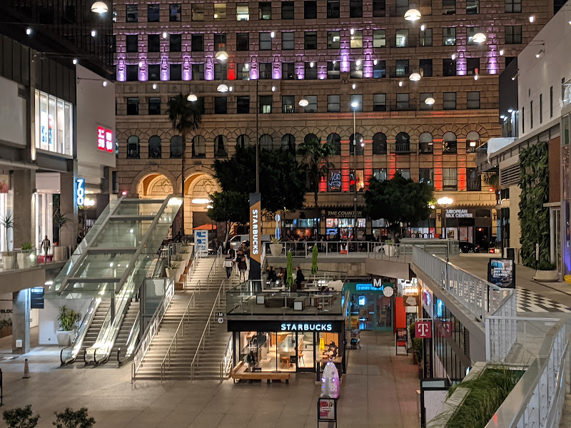 The Bloc - Shopping mall in Los Angeles