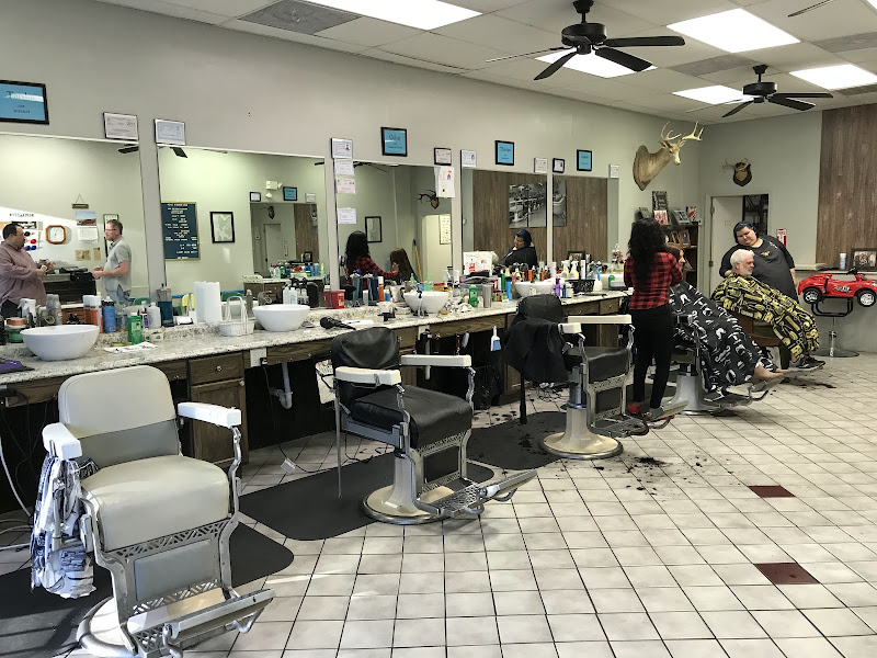 Ed's - Barber shop in Charleston