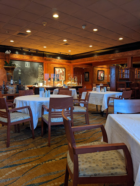 The Tavern And Whiskey Bar At The Longboat Key Club - Restaurant in FL 34228