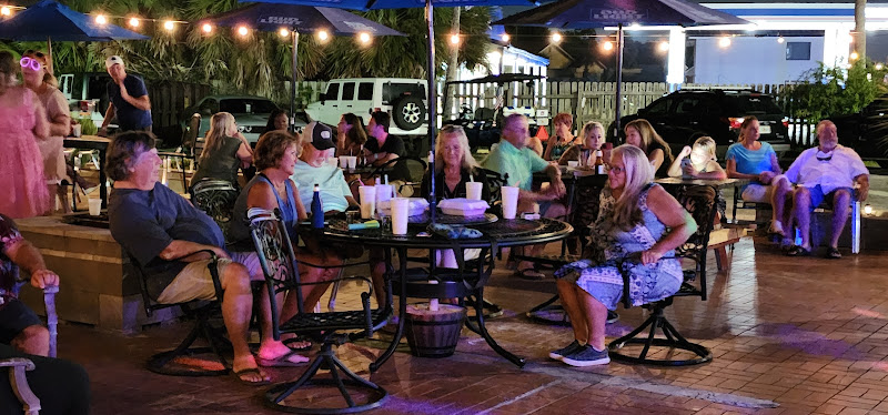 Mehdi's Sports Bar - Sports bar in Panama City Beach