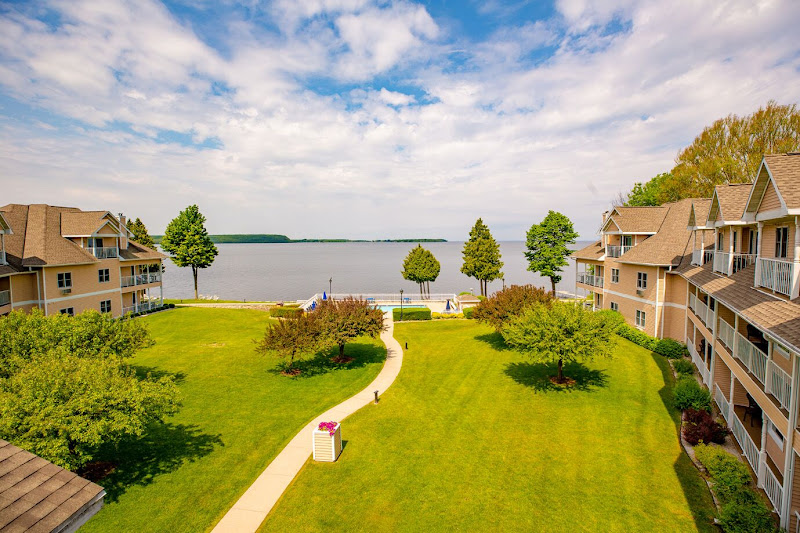 Westwood Shores Waterfront Resort - Resort hotel in Sturgeon Bay