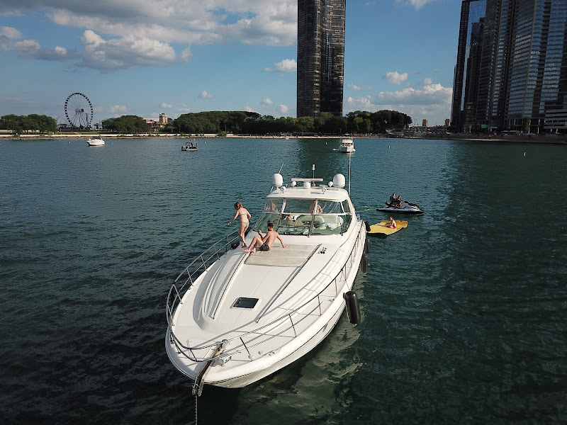 Luxury Yacht Party - Boat rental service in Chicago