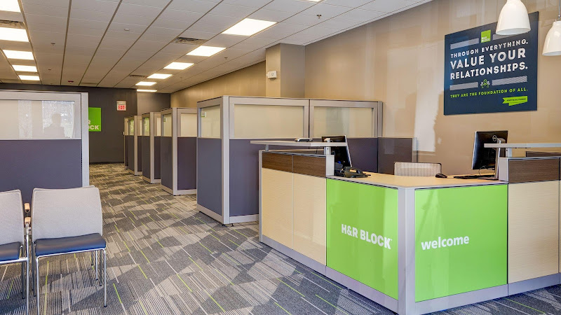 H&R Block - Tax preparation service in Lake Geneva