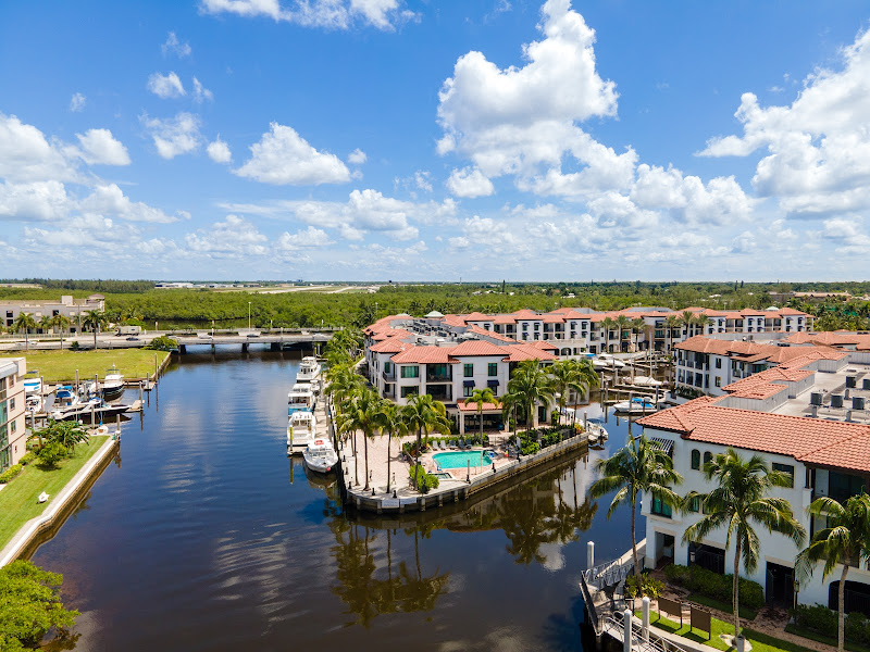 Naples Bay Resort & Marina