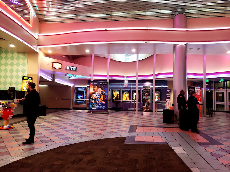 Regal Hollywood - Nashville