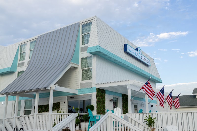 Ocean Sands Beach Boutique Inn - Kill Devil Hills - Outer Banks - Stay By the Beach - Hotel in Kill Devil Hills