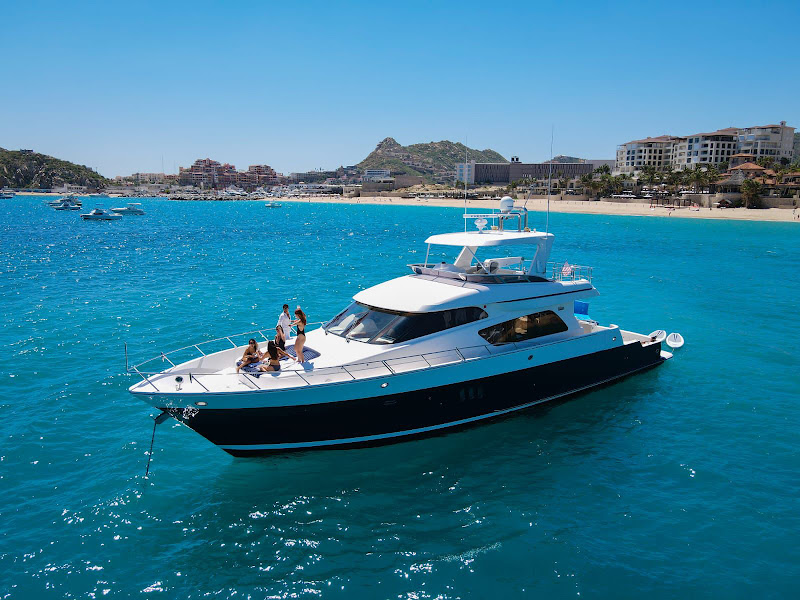 DISCOVER YACHT LOS CABOS | YATES DE LUJO EN LOS CABOS - Boat rental service in Paseo de la Marina