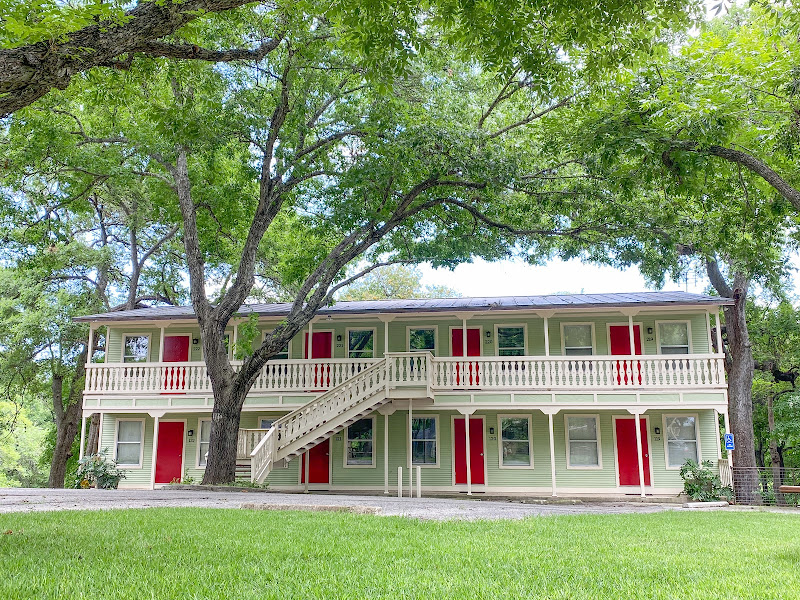 The Other Place Resort - Resort hotel in New Braunfels