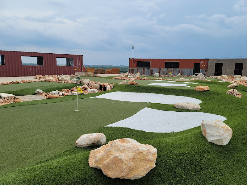 Sip-N-Putt - Miniature golf course in New Braunfels