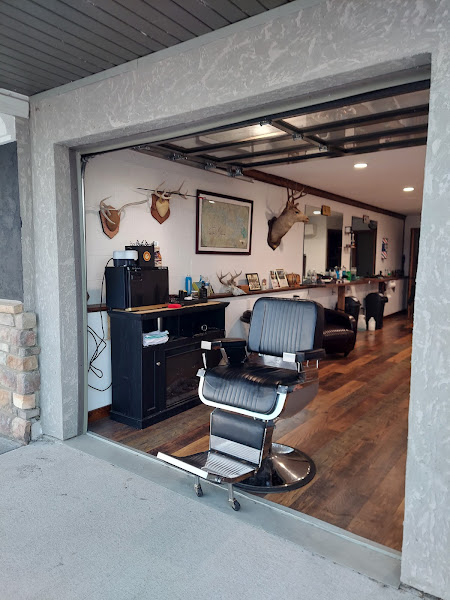 Bucks & Bulls Barber & Shave Shop