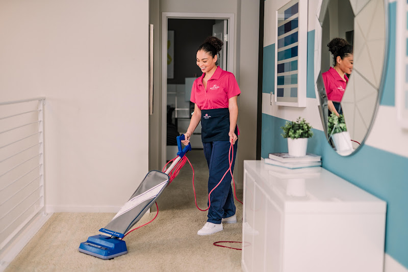 Molly Maid of the Gold Coast and Near North - House cleaning service in Chicago