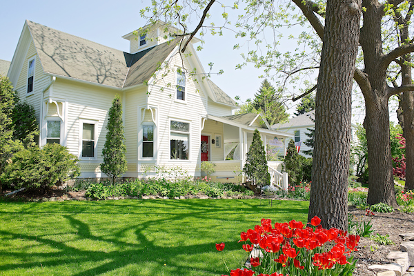 Black Walnut Guest House Bed & Breakfast - Bed & breakfast in Sturgeon Bay
