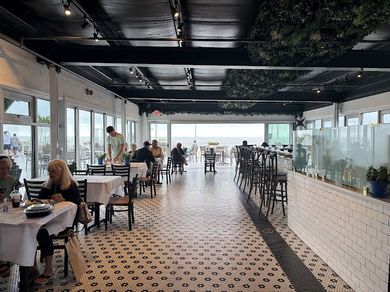 bai-tee Bakery • Cafe • Kitchen • Bar