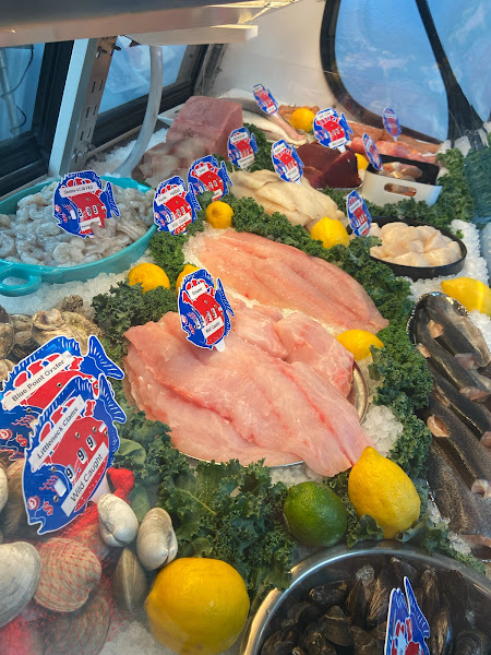 Upstream Fish Company - Seafood restaurant in Camdenton