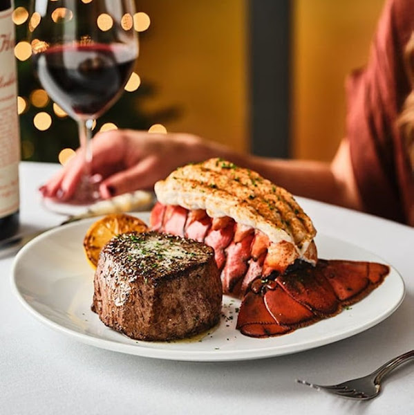 Fleming’s Prime Steakhouse & Wine Bar