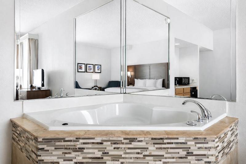 Comfort Suites Baymeadows Near Butler Blvd photo