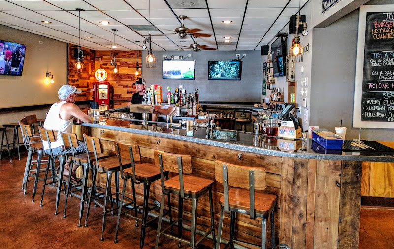 Two Roads Tavern - Restaurant in Kitty Hawk