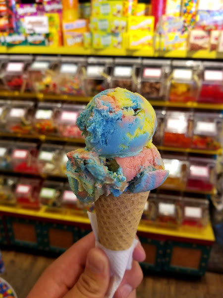 Fuzziwig's Candy Factory - Candy store in Steamboat Springs
