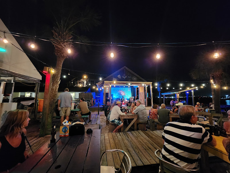 Paradise Bar & Grill