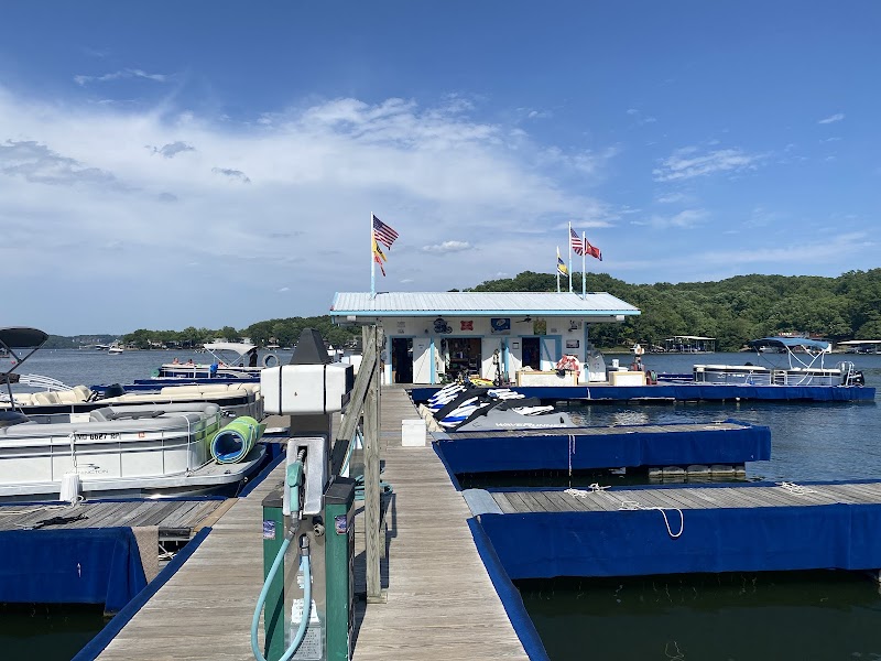 Pointe Oasis Resort & Marina Boat Rentals photo