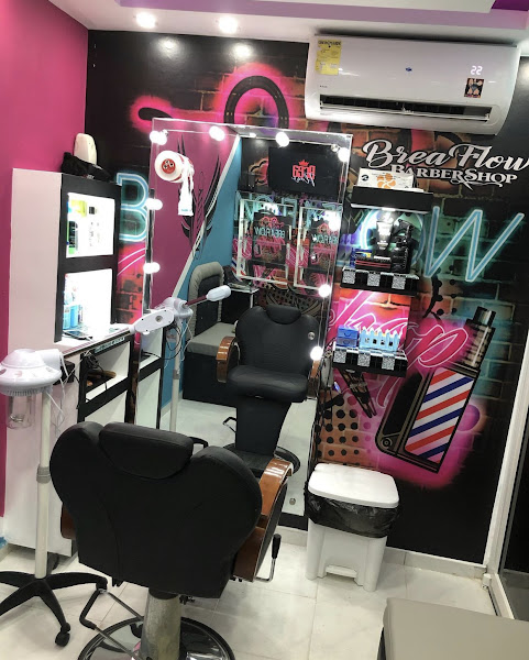 Brea flow barbershop - Hairdresser in C. 1