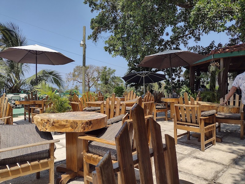 Peppa's Cool Spot Montego bay - Bar & grill in Montego Bay