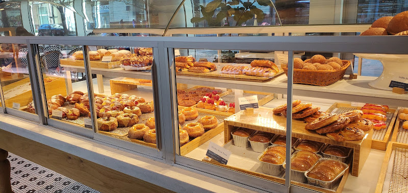 Paris Baguette - Bakery in Chicago